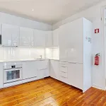 Center For Family Apartman *